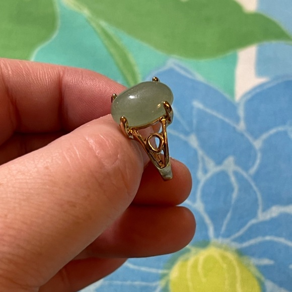Unbranded Faux Jade Gold Tone Metal Costume Jewelry Size 6 Ring - Picture 4 of 7